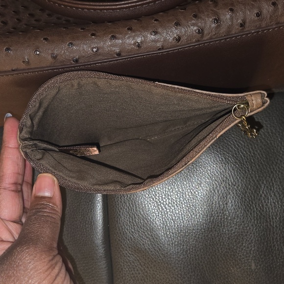 Ivy London Ostrich Like Shoulder Bag & Cosmetic pouch - Picture 4 of 4